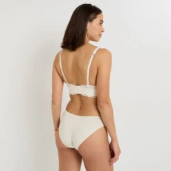 Culotte en Microfibre et Dentelle Ajourée Écru – Lingerie Féminine Raffinée 6 Culotte en Microfibre et Dentelle Ajourée Écru – Lingerie Féminine Raffinée -ROUGEGORGE 11194100 Z