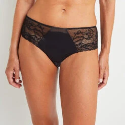 SHORTY STRING DENTELLE NOIR