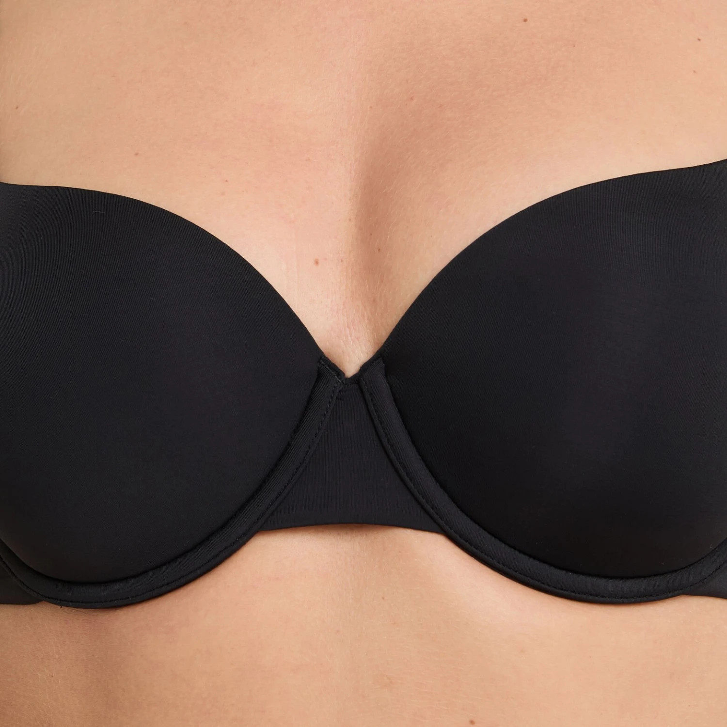 Soutien-Gorge Ampli Emboîtant Noir - Microfibre Invisible et Éco-Responsable 3 Soutien-Gorge Ampli Emboîtant Noir - Microfibre Invisible et Éco-Responsable – Image 3