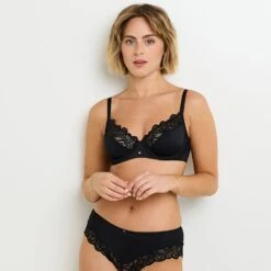 SOUTIEN-GORGE EMBOITANT NOIR