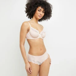 Shorty Microfibre Rose Poudre SYARA – Culotte Dentelle Festonnée avec Bijou -ROUGEGORGE 11286607 D