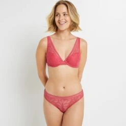Culotte en Dentelle Rose Anaelle – Culotte Graphique avec Dos Microfibre et Bords Festonnés 5 Culotte en Dentelle Rose Anaelle – Culotte Graphique avec Dos Microfibre et Bords Festonnés -ROUGEGORGE 11303900 D