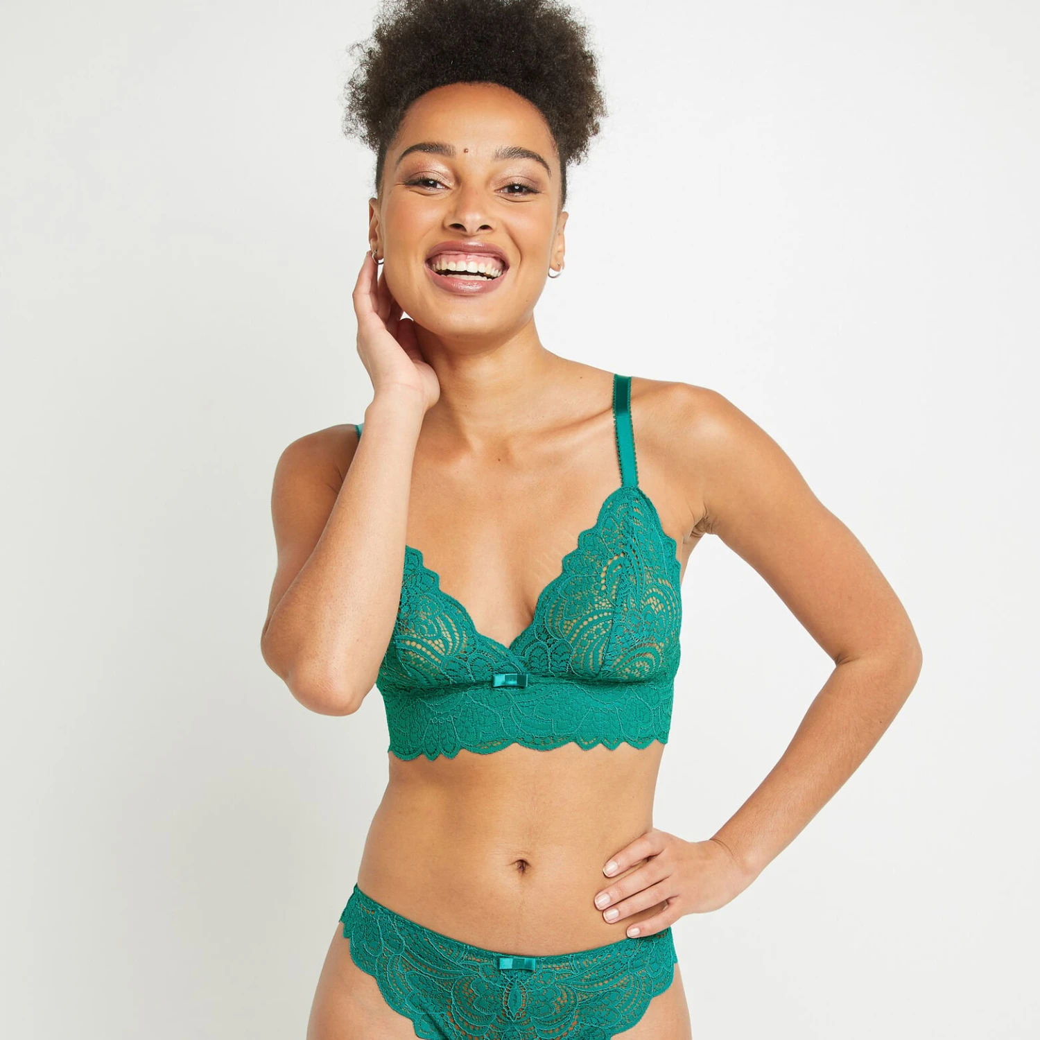 RougeGorge Vert Émeraude en Dentelle – Soutien-gorge Triangle Sans Armatures Confort 1 RougeGorge Vert Émeraude en Dentelle – Soutien-gorge Triangle Sans Armatures Confort