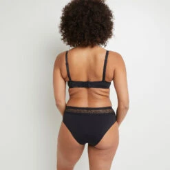 Rougegorge BABOU Shorty Menstruel Noir – Flux Moyen avec Dentelle Ajourée -ROUGEGORGE 11307101 Z