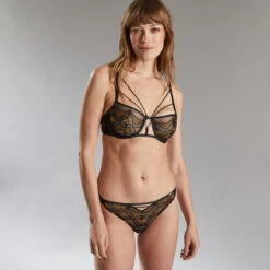 Calypso Tanga Tulle Brodé Multico Noir – Lingerie Sensuelle Rose à Découpes Triangulaires -ROUGEGORGE 11309100 D