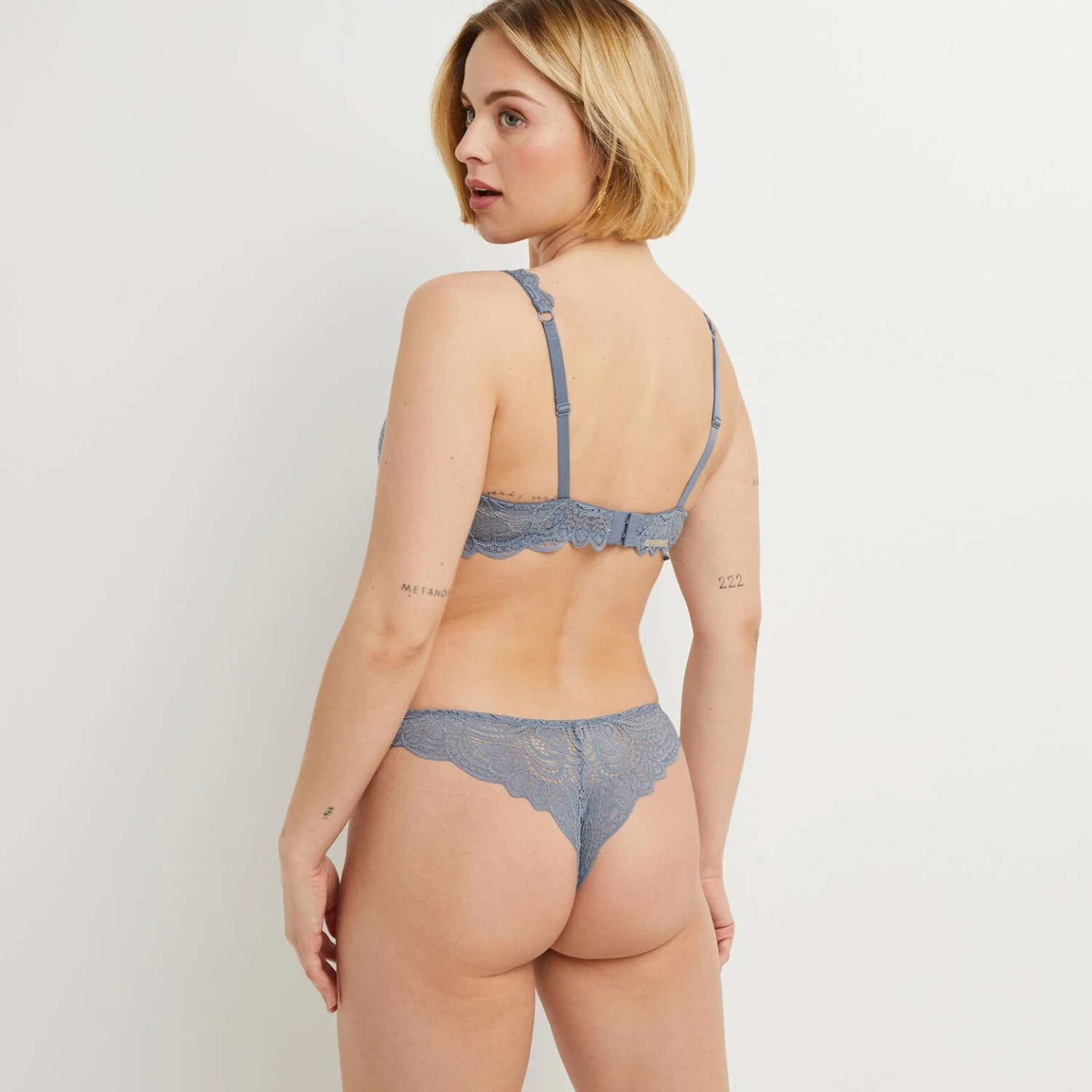 TANGA DENTELLE BLEU CLAIR 2 TANGA DENTELLE BLEU CLAIR – Image 2