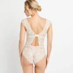 Body Foulard Tina en Dentelle Blanche – Lingerie Couture de Mariage avec Armatures et Manches Festonnées -ROUGEGORGE 20018400 D