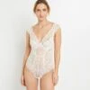 Body Foulard Tina en Dentelle Blanche – Lingerie Couture de Mariage avec Armatures et Manches Festonnées