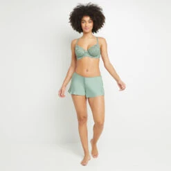 BASIL SHORT SATIN MAT Vert Clair