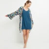 Déshabillé BECKIE Imprimé Fleuri Multico Bleu – Kimono Court en Viscose Ecovero