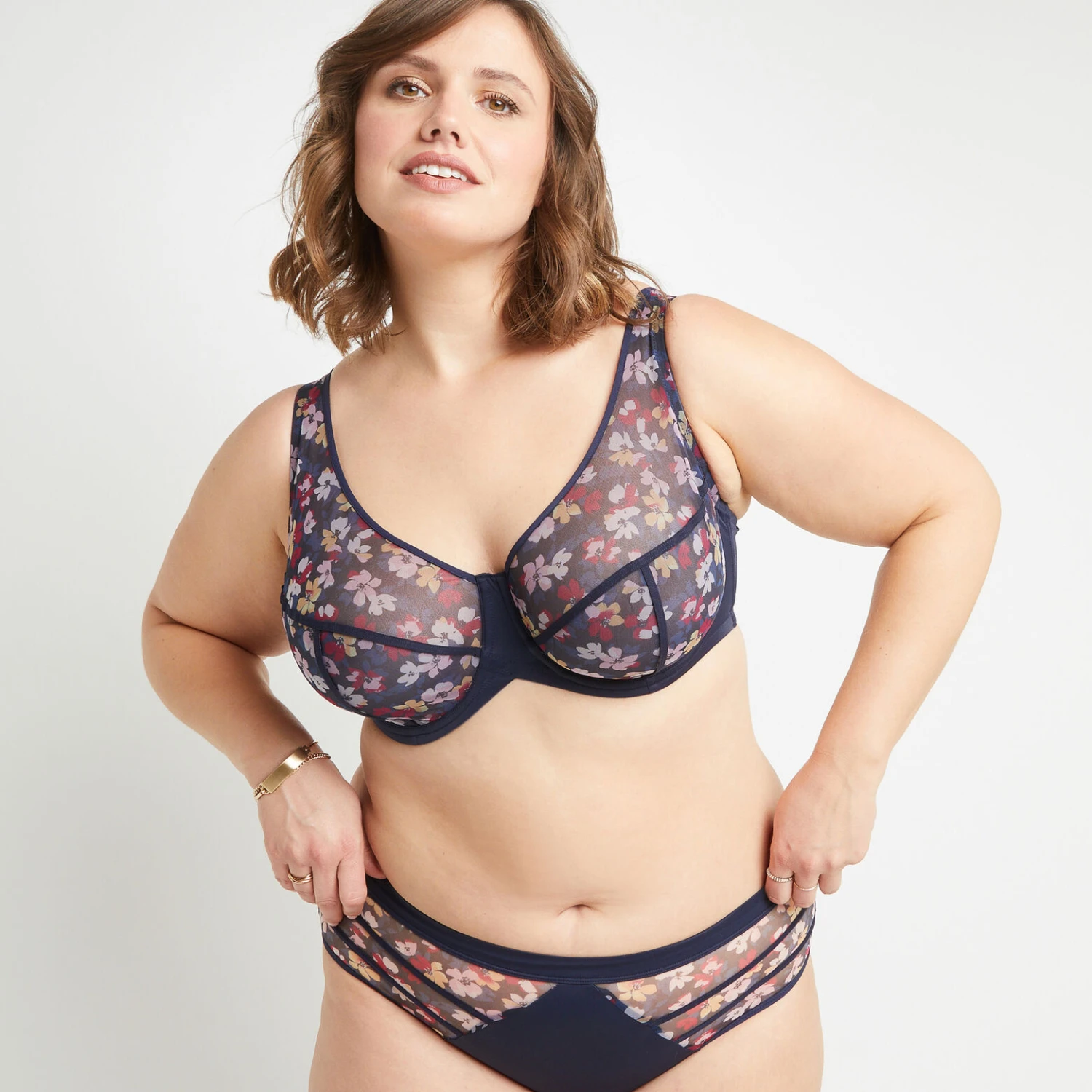 Blanche SOUTIEN-GORGE GRANDS BONNETS MULTICO BLEU 1 Blanche SOUTIEN-GORGE GRANDS BONNETS MULTICO BLEU