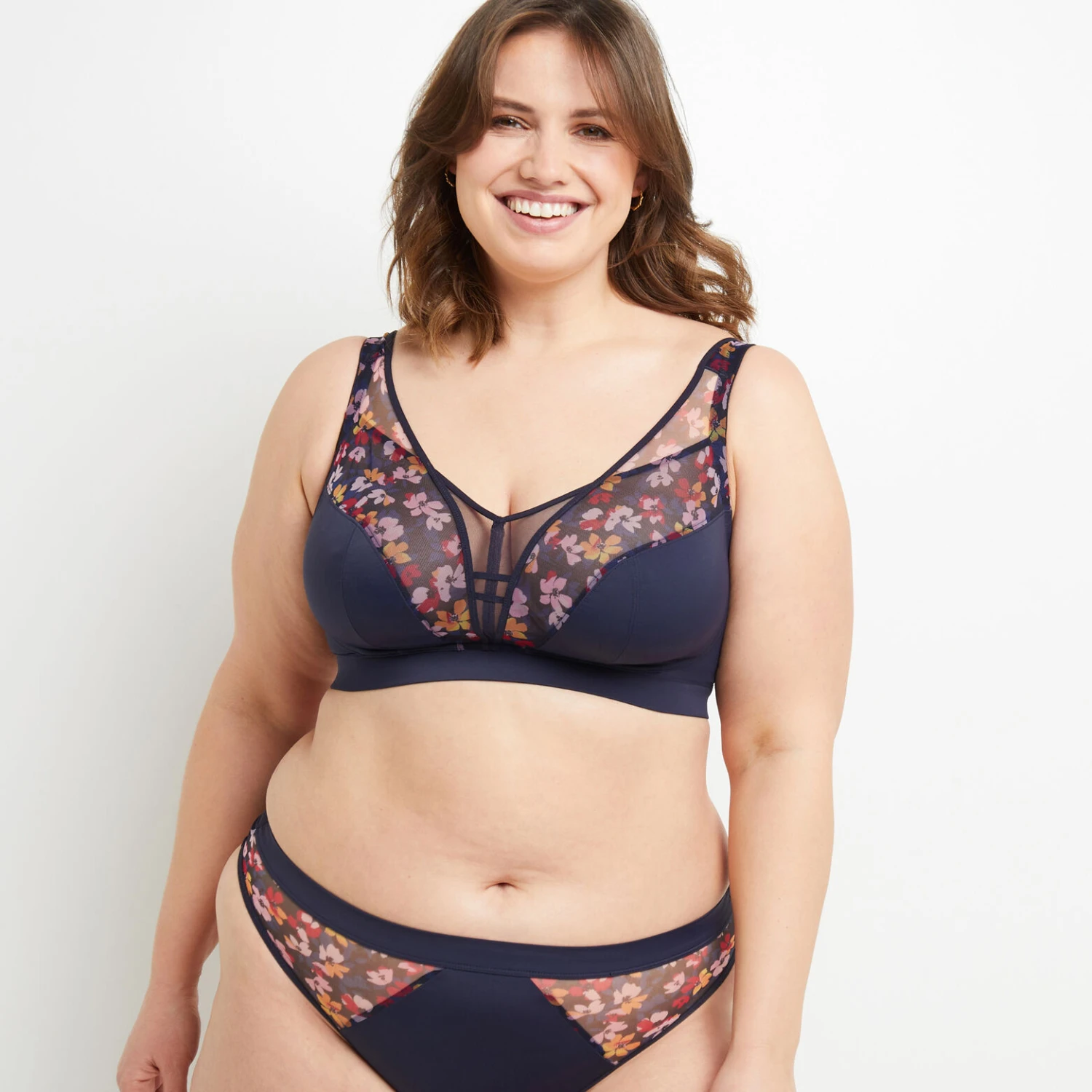 Blanche SOUTIEN-GORGE GRANDS BONNETS MULTICO BLEU 1 Blanche SOUTIEN-GORGE GRANDS BONNETS MULTICO BLEU