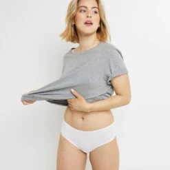 SHORTY MICROFIBRE DENTELLE BLANC -ROUGEGORGE 20042000 D