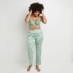 PANTALON SATIN IMPRIME Vert Clair