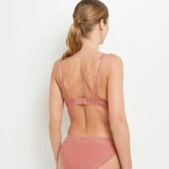 Soutien-gorge Rose Ampliforme Foulard BEN – Dentelle Vintage et Effet Galbant 7 Soutien-gorge Rose Ampliforme Foulard BEN – Dentelle Vintage et Effet Galbant -ROUGEGORGE 20067200 D