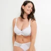 Soutien-gorge Ampliforme Blanc BERNIE – Dentelle Graphique et Coques Effet Galbant