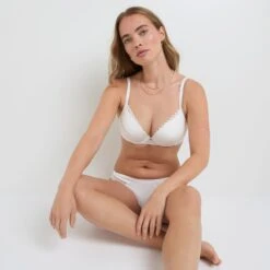 Soutien-gorge Ampliforme DOUCE Ecru – Microfibre Recyclée et Dentelle Plongeante