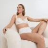 Soutien-Gorge Emboîtant DOUCE Écru – Microfibre Recyclée et Dentelle Graphique