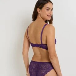 SOUTIEN-GORGE SANS ARMATURES AMPLIFORME VIOLET 7 SOUTIEN-GORGE SANS ARMATURES AMPLIFORME VIOLET -ROUGEGORGE 21171202 D