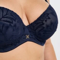 Soutien-gorge Emboîtant Fantine Marine – Lingerie Grande Taille avec Tulle Floqué et Détails Satin 6 Soutien-gorge Emboîtant Fantine Marine – Lingerie Grande Taille avec Tulle Floqué et Détails Satin -ROUGEGORGE 21242101 Z