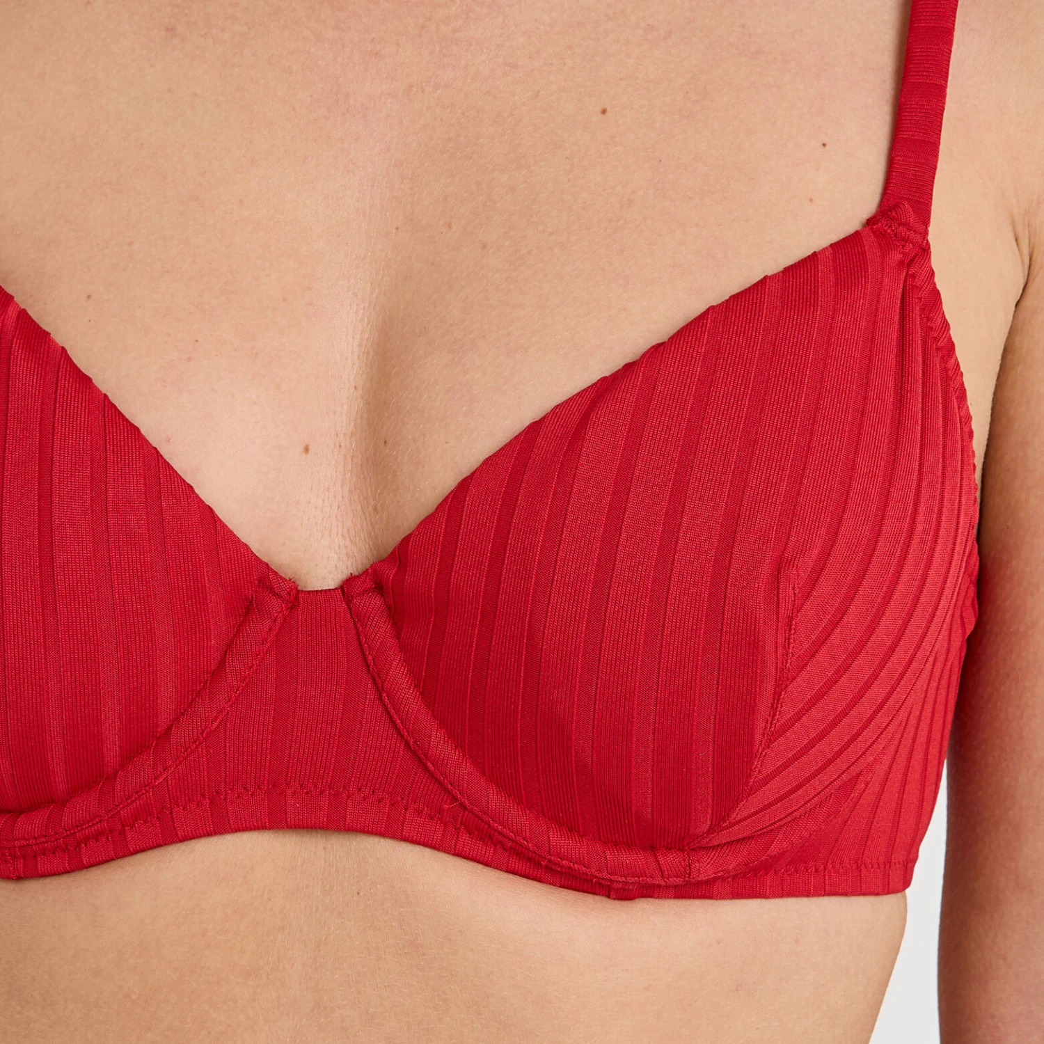 Maillot De Bain Emboitant ROUGE 3 Maillot De Bain Emboitant ROUGE – Image 3