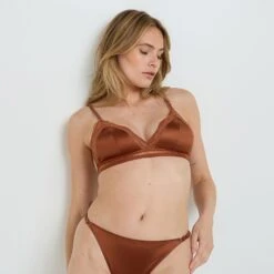 HOPE Marron avec Détails Dorés – Soutien-Gorge Ampliforme Sans Armatures en Satin et Dentelle Scintillante