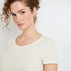 HABY Tee-shirt Manches Courtes Beige à Mailles Côtelées et Bordures Festonnées -ROUGEGORGE 21318901 Z