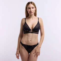 Soutien-gorge Plongeant Sans Armature ADELE Noir – Dentelle Ajourée et Bijoux Dorés
