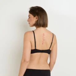 Soutien-Gorge Ampliforme Plongeant FANFAN - Dentelle Géométrique Noire 7 Soutien-Gorge Ampliforme Plongeant FANFAN - Dentelle Géométrique Noire -ROUGEGORGE 21395000 D