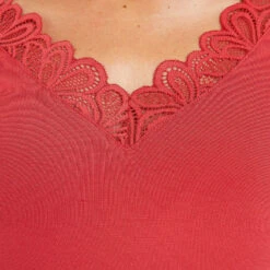 Syara Rose – T-Shirt de Pyjama Col V avec Dentelle pour Femme -ROUGEGORGE 43186803 Z