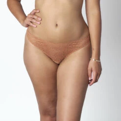 TANGA DENTELLE CARAMEL